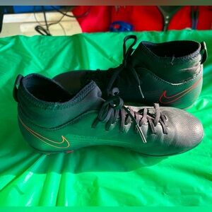 Nike Mercurial Superfly 7 Elite FG
Chile Red Pack Black. SIZE 3Y